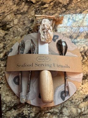 New Mudd Pie Seafood Serving
Utensils Oyster